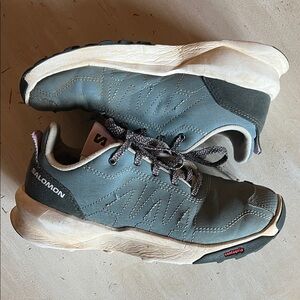 Salomon Kids Hiking Sneakers in Gray and White